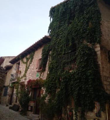 Mirambel House | Casa Milagros