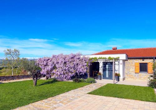 Spodnje Skofije Apartment | Casa Miranda - family comfort in a quiet area, near the sea, with BBQ and FREE parking