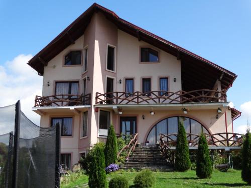Dorna Candrenilor House | Casa Miruna