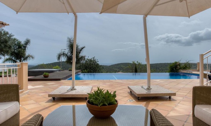 Parragil Bed & Breakfast | Casa Mocho Branco