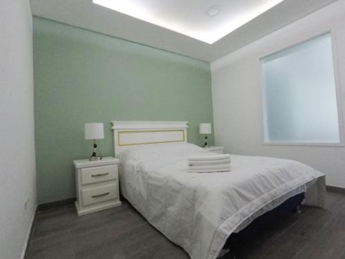 Monterrey Hotel | Casa moderna equipada como hotel Habitacion 3 - baño afuera de la habitación