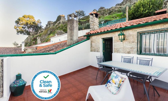 Monsanto House | Casa Mont'Santo