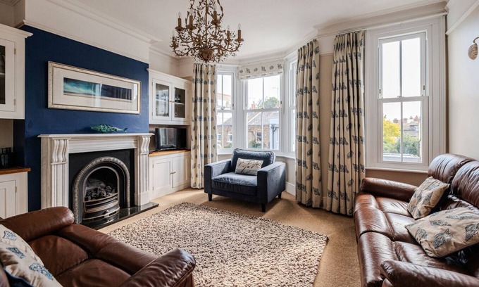 Broadstairs Apartment | Casa Musica - Seaside Townhouse with Parking