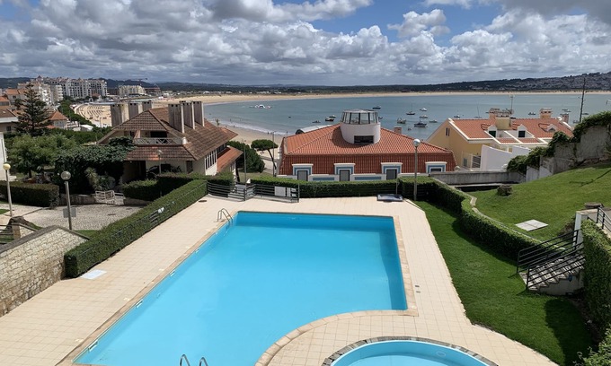 Sao Martinho do Porto Apartment | Casa na Onda - Sonho da Baia, luxury 2-bedrooms on the beach, sea view and pool