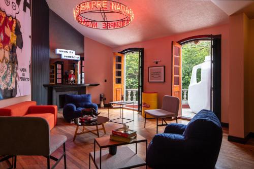 De La Presa Hotel | Casa Nada Hotel