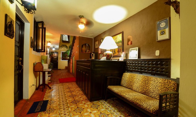 Zona Colonial Bed & Breakfast | Casa Naemie de cuidado de sus sueños!