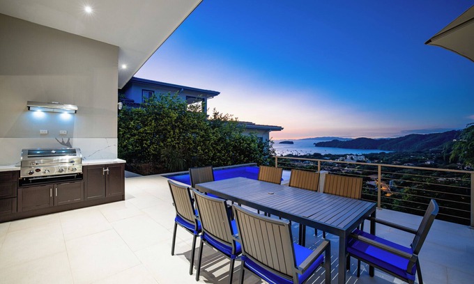 Coco House | Casa Napoleon New 4-BR Modern Coastal Retreat with Infinity Pool & Sweeping Pacific Views