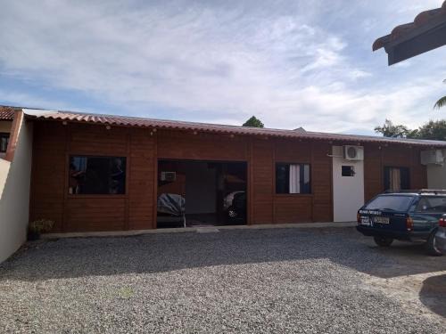 Praia da Armacao do Itapocoroi House | Casa Neumann