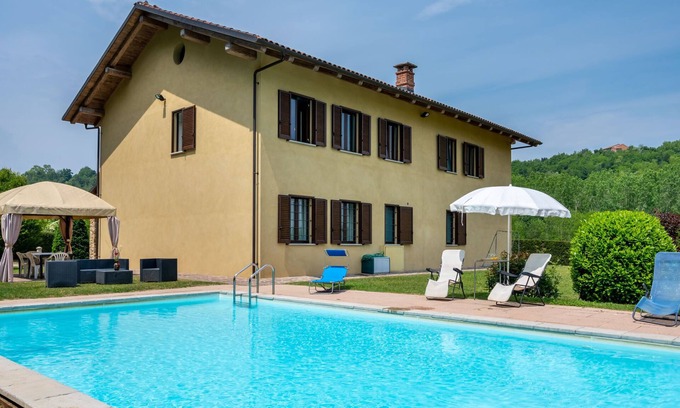 Ferrere House | Casa Nocciola by Interhome