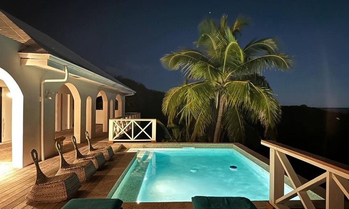 Tar Bay Villa | CASA NOMAD a sun-kissed Spanish villa with oceans views and private pool.
