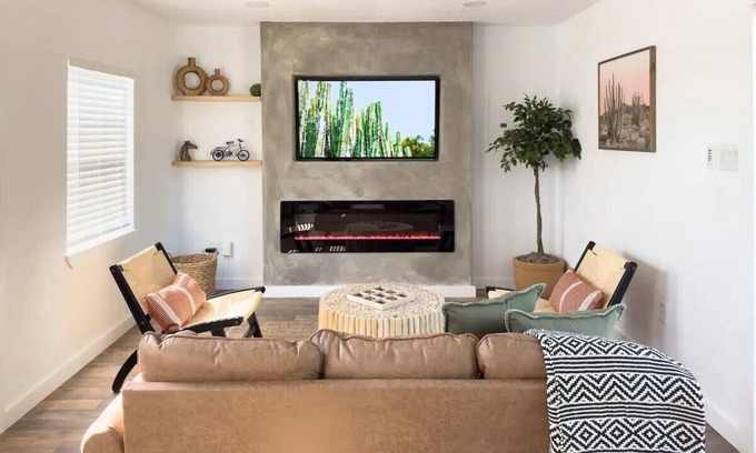 Fredericksburg House | 'Casa Nopal' 2BR/2BA Secluded Home in Hill Country, Pet Friendly, Sleeps 6nn