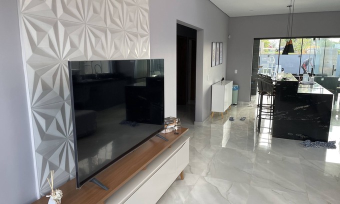 Pardinho House | Casa Novíssima de Alto Padrão no Cond. Ninho Verde II