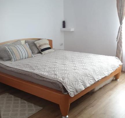 Tasnad House | Casa OFI