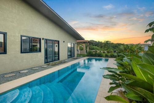 Las Escobas del Venado Apartment | Casa Ola - Tropical Beachside Escape