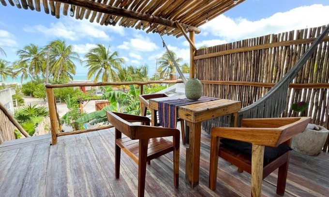 El Cuyo Apartment | Casa Omero Seaview.