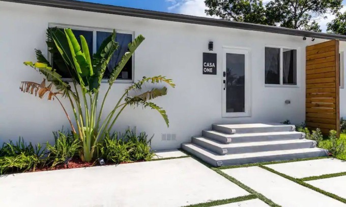 Miami Shores House | Casa One Modern Tropical Retreat - You Will ❤️ it!