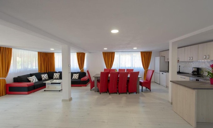 Vulcan House | Casa Pădurarului