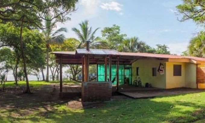 Aserradores House | Casa Pacifico–Beachfront - Gem in Los Clavo