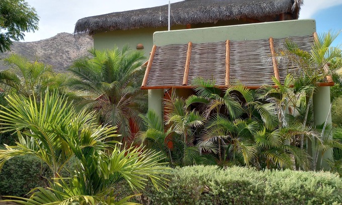 Cabo Pulmo Hotel | Casa Pajaros