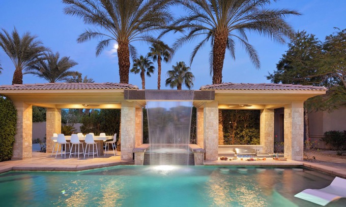 Palm Desert House | Casa Palmera by AvantStay | Entertainer's Oasis w/Guesthouse