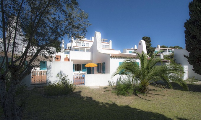 Prainha Ski Chalet | Casa Pastrano right on the beach and 3 communal pools