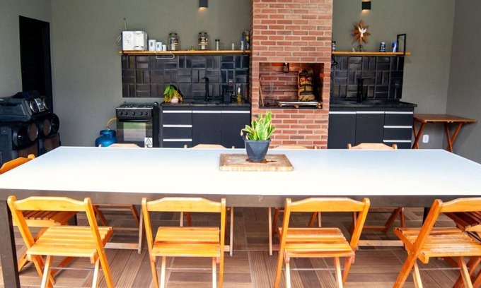 Jacone House | Casa pet friendly c piscina, churrasqueira e wi-fi