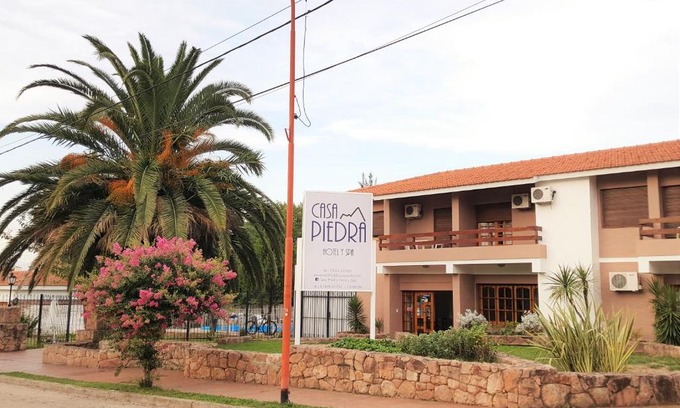 Villa Carlos Paz Hotel | Casa Piedra Hotel