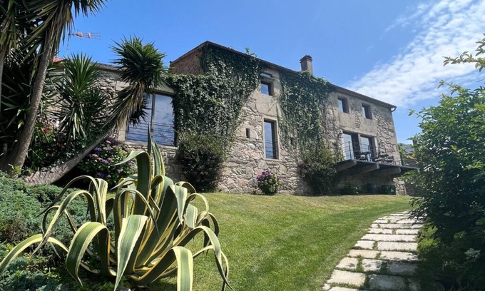 Outes Villa | Casa Piloto