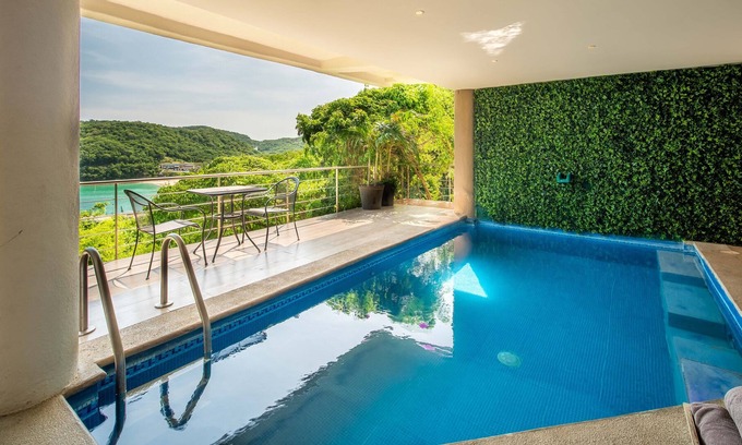 P Chahue Villa | Casa Portamare - Modern Oceanfront Villa