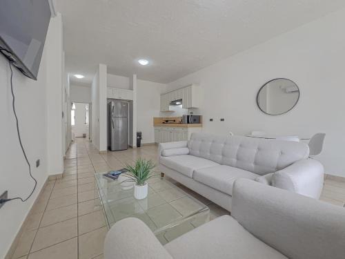 La Paz Apartment | Casa Punta Arena 2BR home downtown LPZ blocks from beach