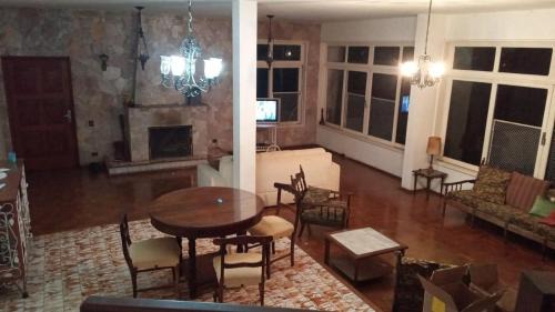 Araras House | Casa Quintal Massucatte