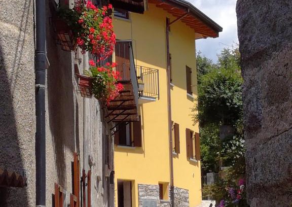 Edolo House | Casa Ramus Valle Camonica a 30 km dal Passo Tonale