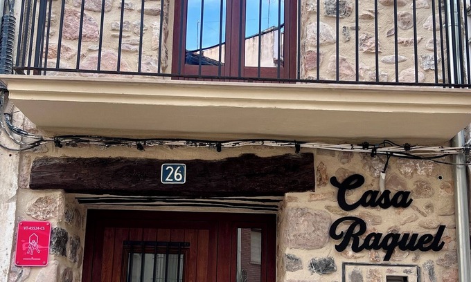 Montanejos Cottage | Casa Raquel Montanejos with capacity for ten people.