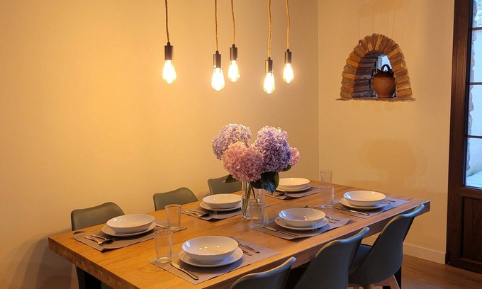 Los Corrales de Buelna House | Casa Reformada en Pleno Corazón de Cantabria Para Disfrutar en Familia