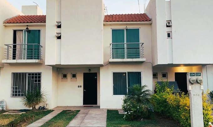 Irapuato House | Casa Real San Marcos A en Privada Zona Norte