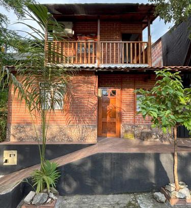 Puerto Triunfo House | Casa refugio Natural