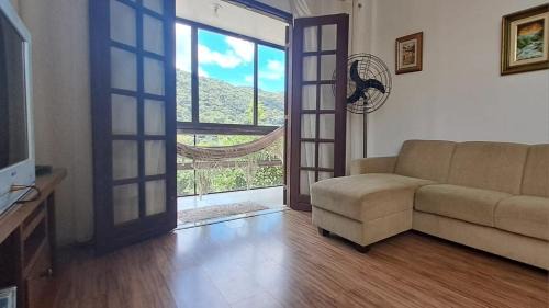 Teresopolis House | Casa Retrô na Serra - Temporadaincrível