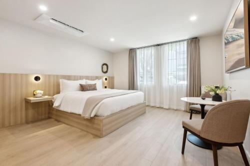 Laguna Apartment | Casa Riviera - Boutique Suites in Downtown Santa Barbara