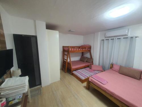 Lumban House | Casa Roberto Group Room#3 5-6person