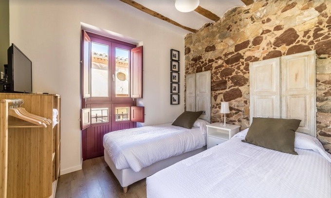 Prades Cottage | Casa Roja