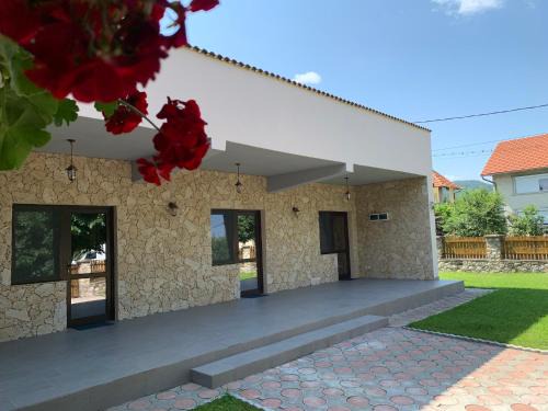 Eselnita House | Casa Roka