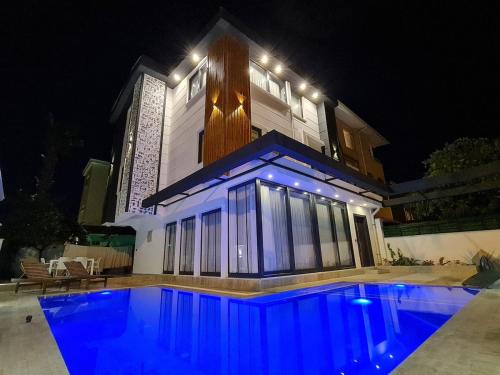 Kadriye Villa | Casa Rosa Luxury Villa w heated Pool