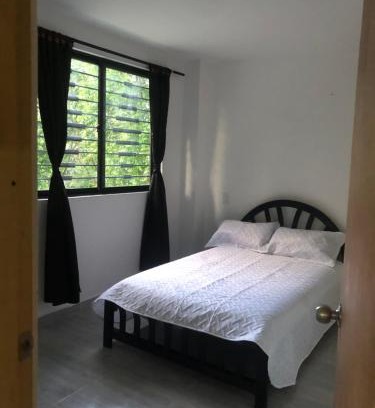 Rionegro Apartment | Casa rosada