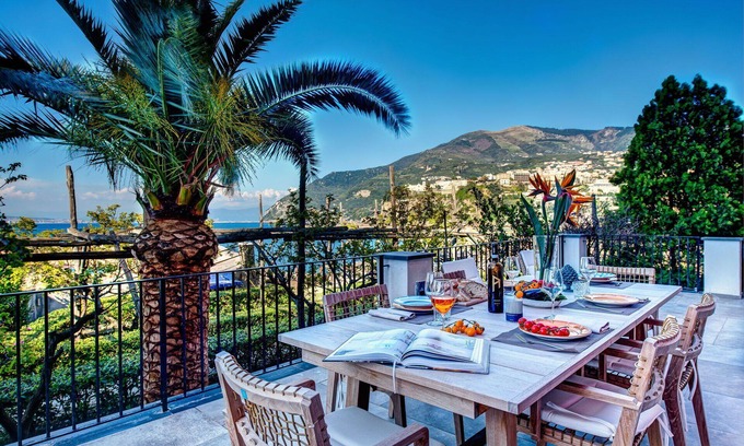 Seiano Apartment | CASA ROSADA - Spectacular Waterfront Villa with Pool and View of Mount Vesuvius