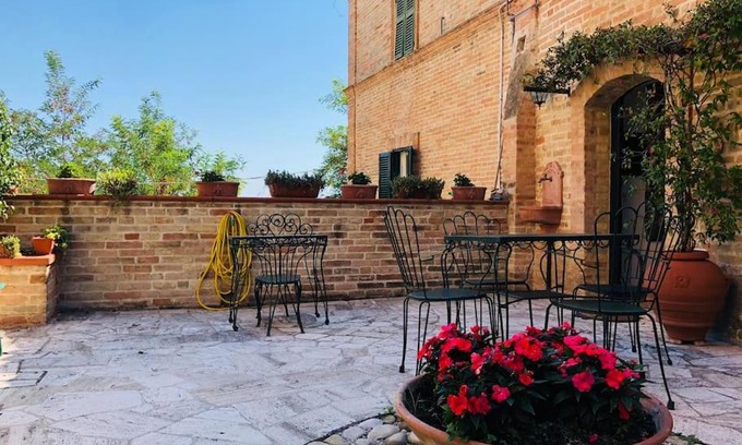 Porchia House | Casa Rosy nel centro del borgo di Patrignone
