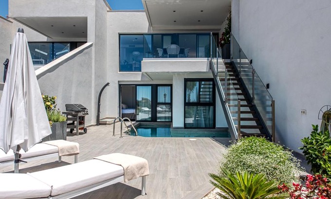 Chimenea Villa | Casa Royal