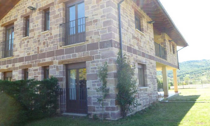 San Salvador de Cantamuda Ski Chalet | Casa rural LLOSA Planta PRIMERA y Planta BAJA