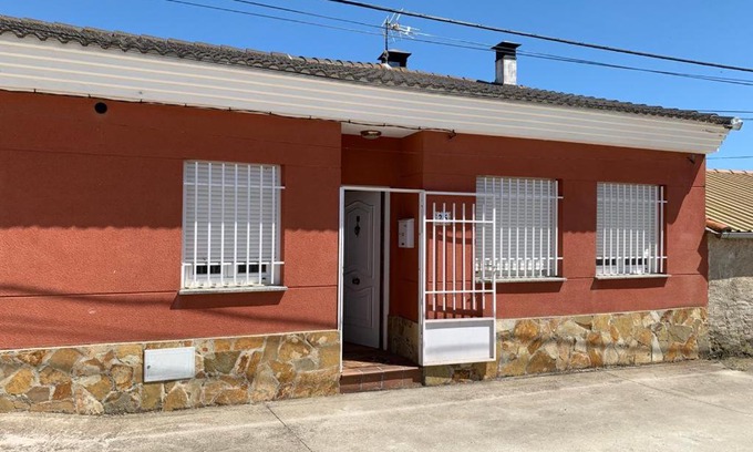Pedrosillo de los Aires House | Casa rural las Encinas