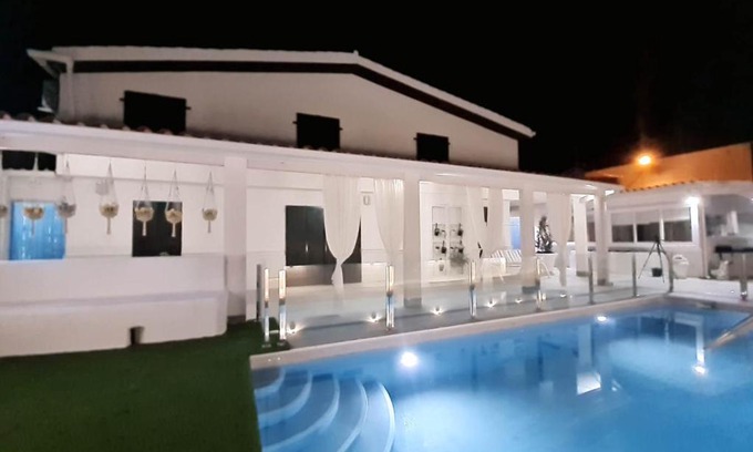 Arenales de San Gregorio Ski Chalet | Casa rural Aldea