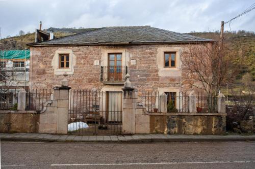 Cabrillanes House | Casa Rural Anita